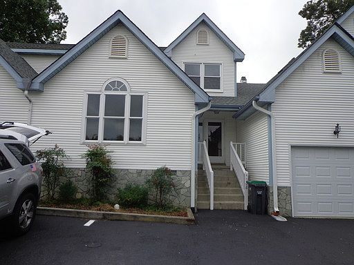 1st image of 4908 Whitby Mews