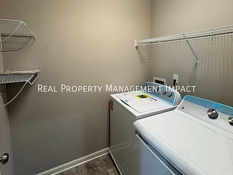 214 Churment Ct — Photo 37