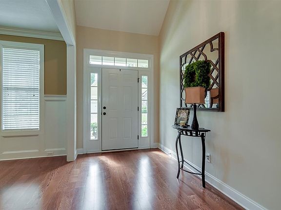 4th image of 738 Herrington Dr