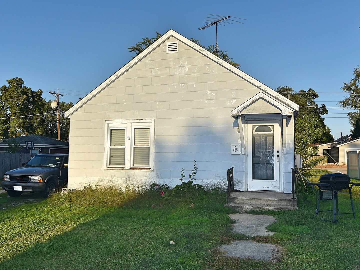 435 S Broadway St, Coal City, IL 60416 Zillow