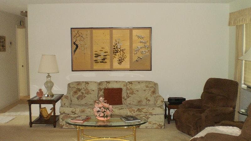 2nd image of 320 Grove Cir