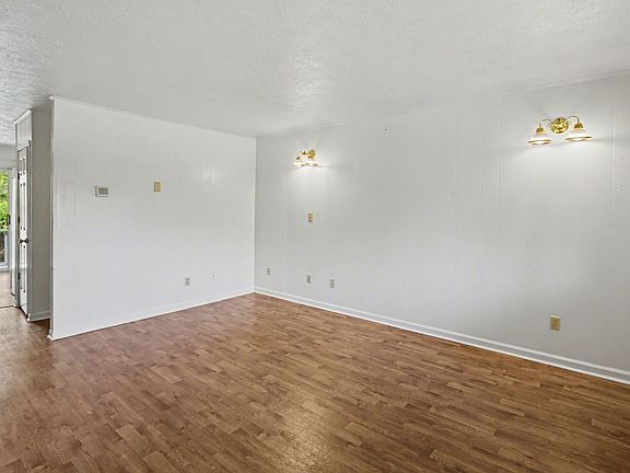 4th image of 15 Woodstone Dr APT 26