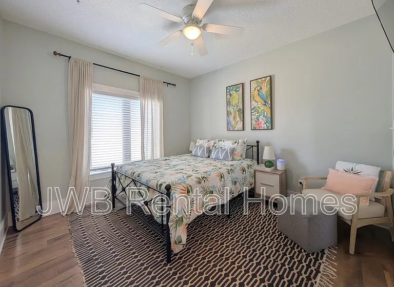 361 Ahern St — Photo 9