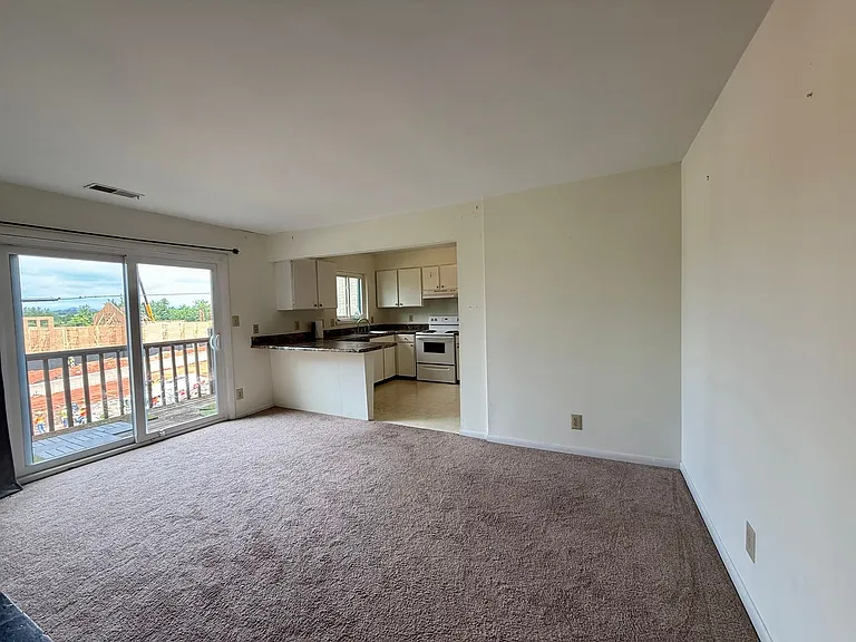 319 Harvest Dr — Photo 15