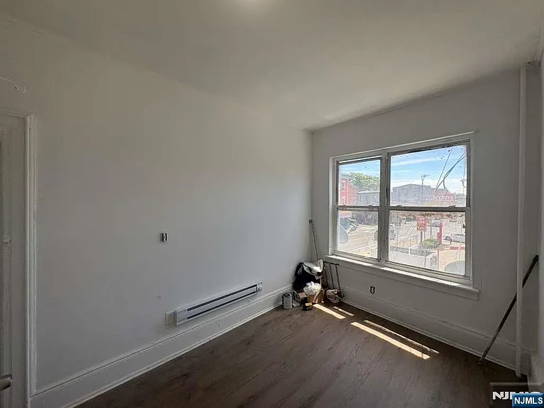 15 Park Ave — Photo 8