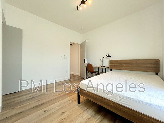4th image of 3004 S Normandie Ave