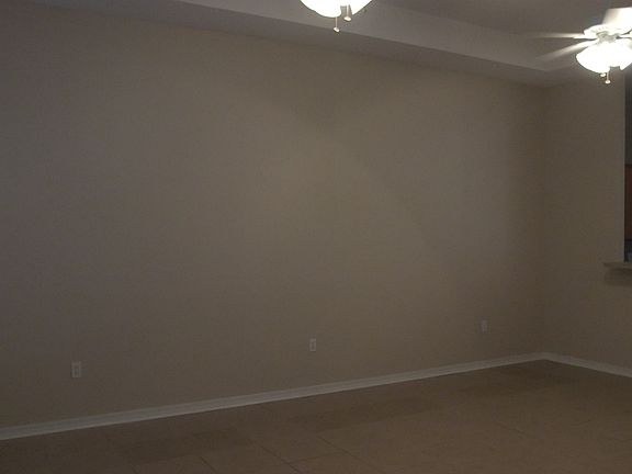 3rd image of 713 N Park Blvd
