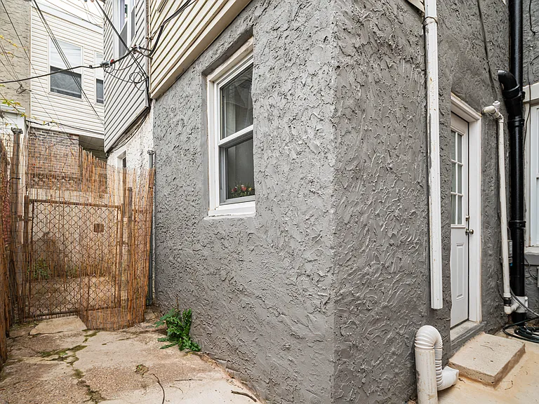 2729 Reno St — Photo 14