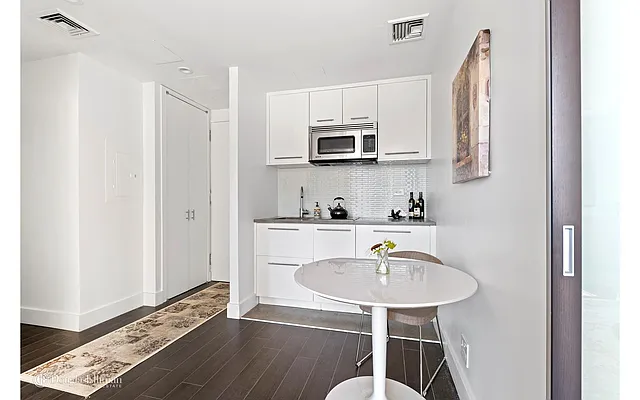 Rented by Douglas Elliman | media 24