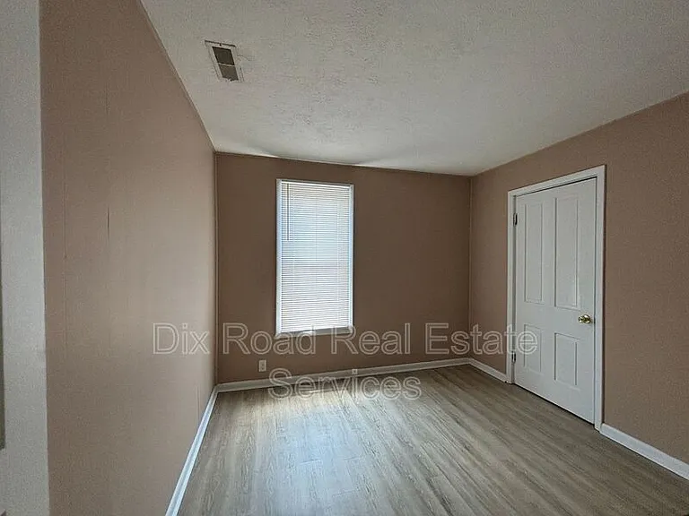 8 S River St — Photo 22