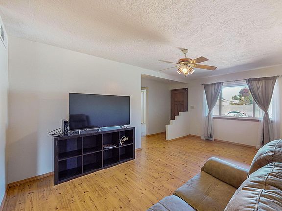 4th image of 12724 San Juan Ave NE