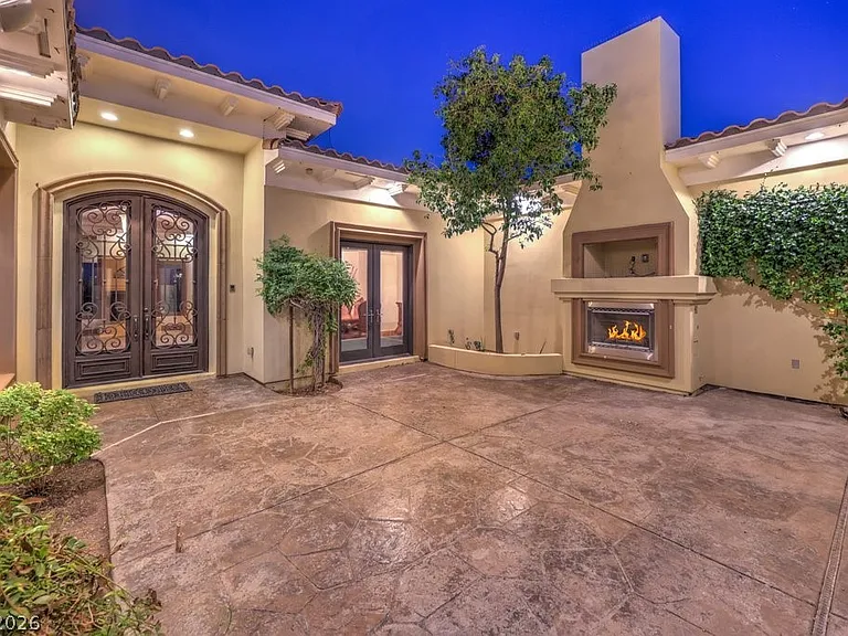 2780 El Camino Rd — Photo 7