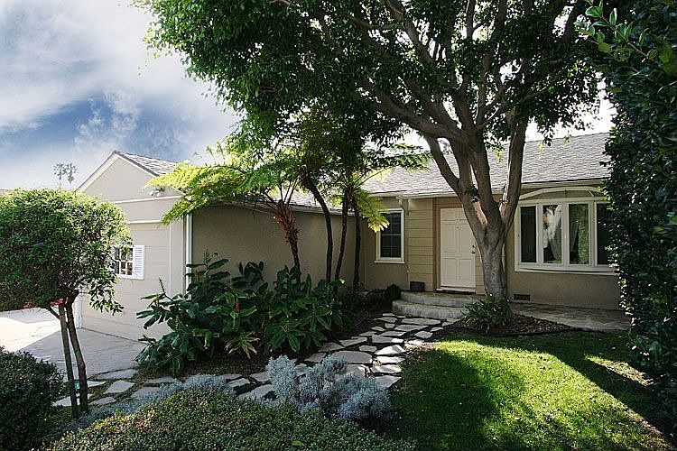 1st image of 3951 Minerva Ave