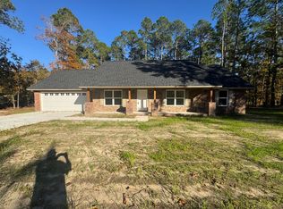 10 Ramblewood Ln, Wedgefield, SC 29168