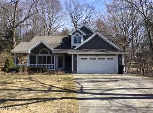18560 Cree Ct, Spring Lake, MI 49456