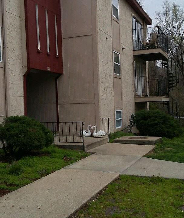 1st image of 3303 Wood Ave APT 25