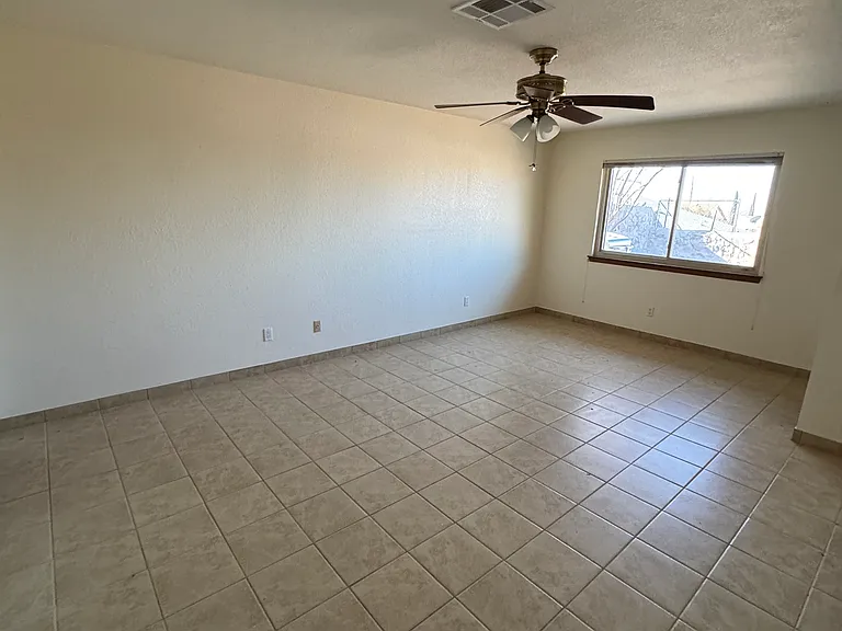 703 Homestead Cir — Photo 30