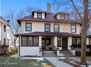 1121 Hinman Ave, Evanston, IL 60202