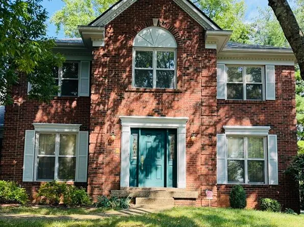 703 Foxgate Rd, Louisville, KY 40223