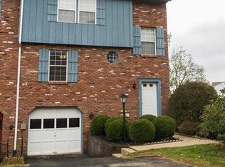 321 Carters Grove Dr, Gibsonia, PA 15044