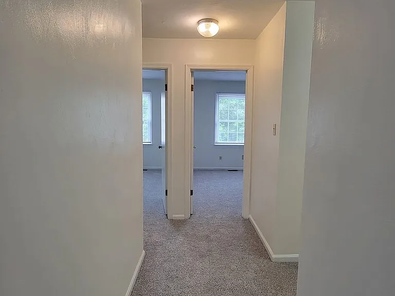 1563 Jameson Dr — Photo 17