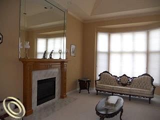 4th image of 48379 Hilltop Dr E