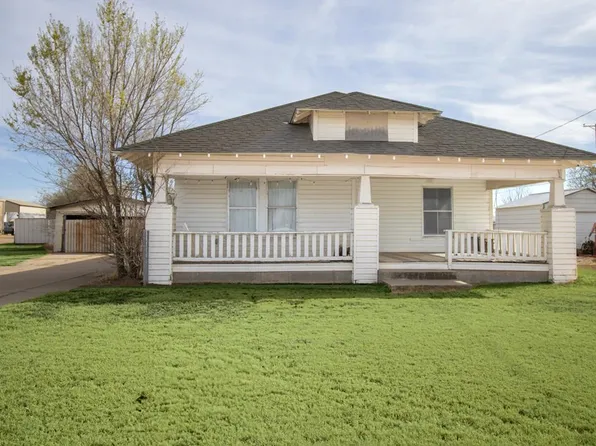1804 E 13th St, Dalhart, TX 79022