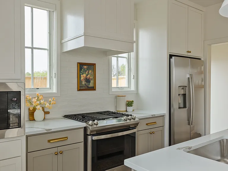 972 Hangar Dr — Photo 14