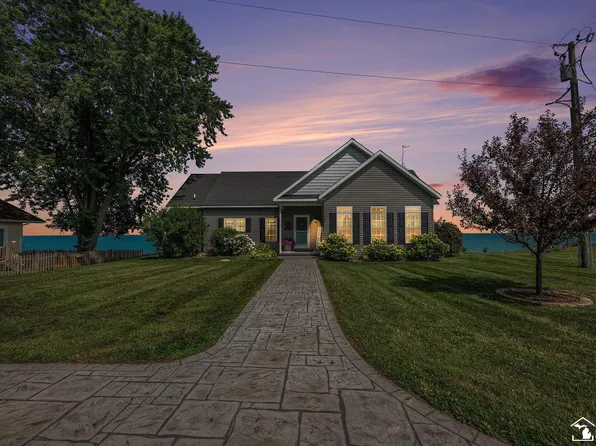 4896 Lakeshore Rd, Deckerville, MI 48427
