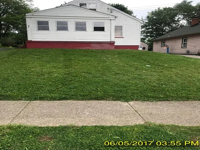 836 Pasadena Ave photo 1
