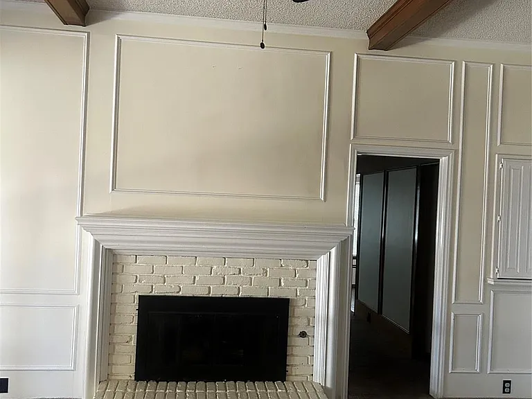 1412 Brookside Dr — Photo 2