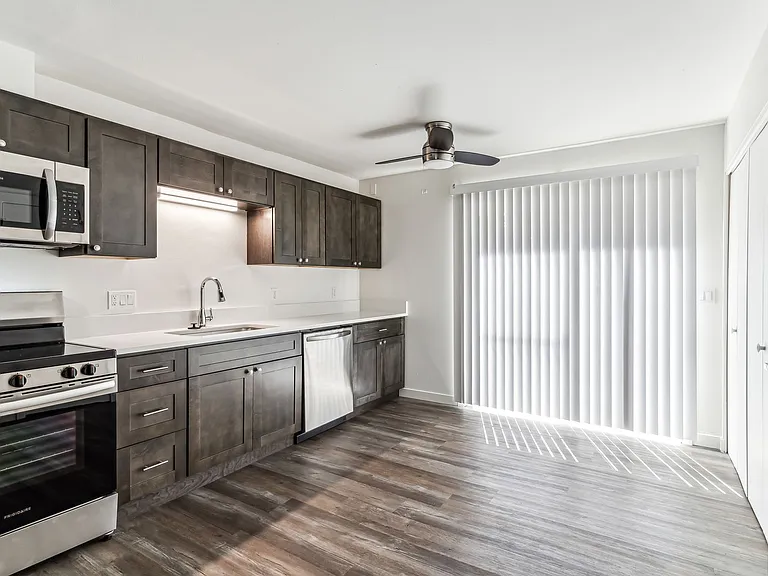 Midland Apartments — Photo 60