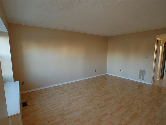 3rd image of 7893 Woodhouse Ln