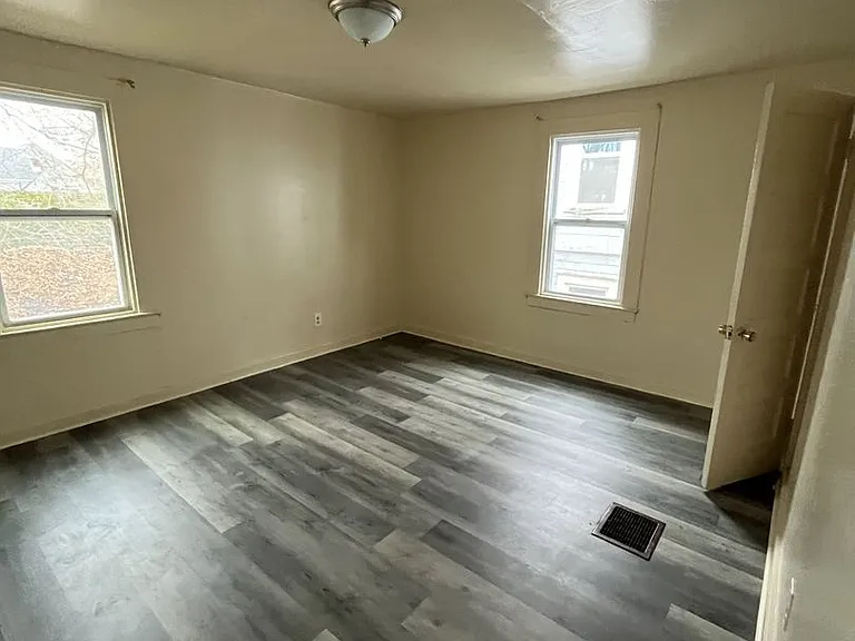 347-349 N Beech St — Photo 7