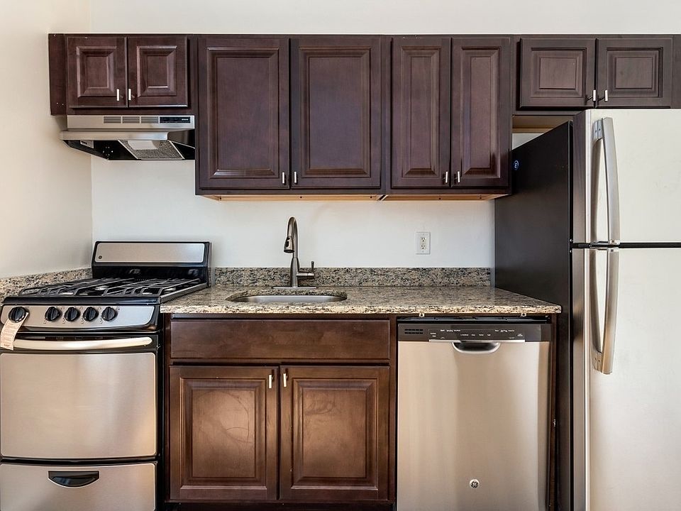 2nd image of 2 Ellwood St APT 4C