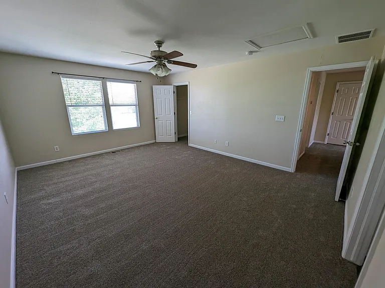 880 Macaw St — Photo 5