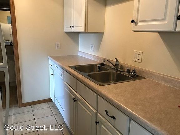 5th image of 918 Gould St APT 13