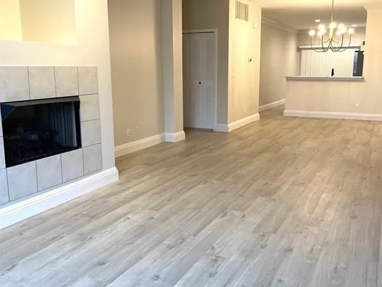 3047 Camden Dr — Photo 9