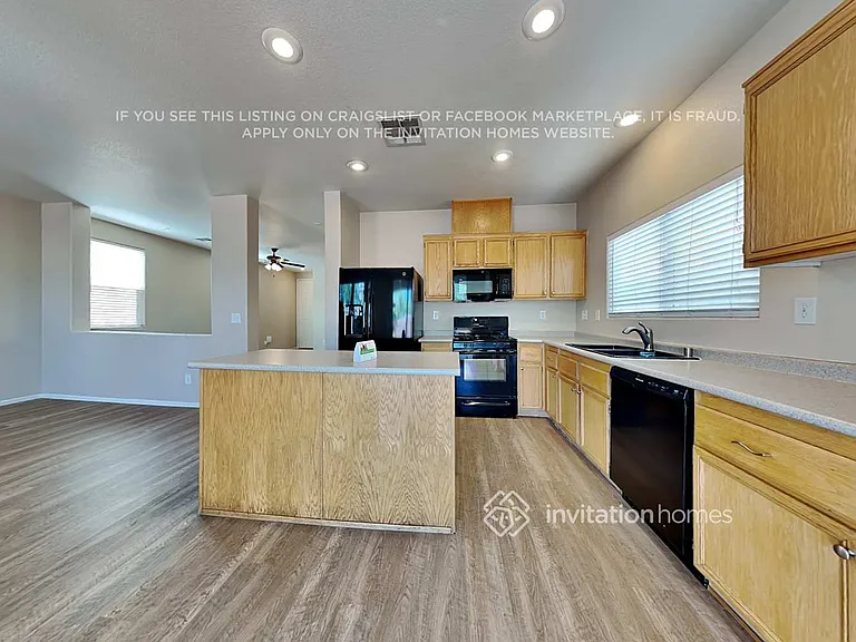 4920 Whistling Acres Ave — Photo 9