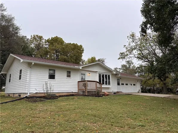 9784 Half Mound Rd, Valley Falls, KS 66088
