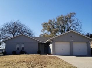 1609 S Howard Ave, Moore, OK 73160