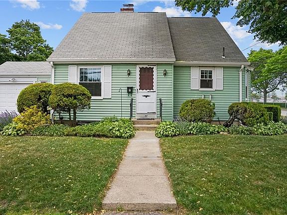 4th image of 77 Westcott Ave