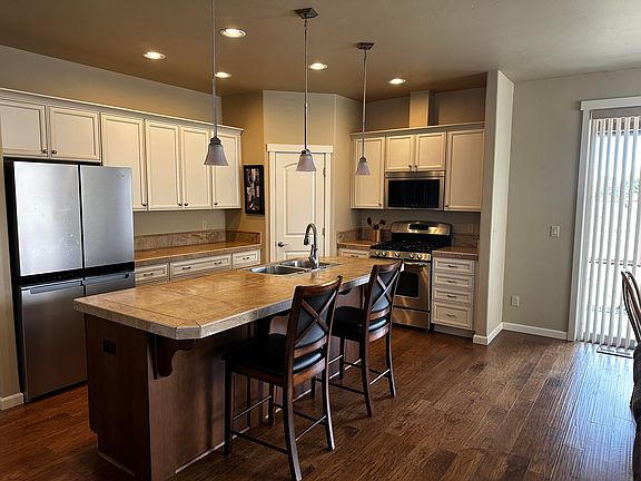 4th image of 61748 Rigel Way