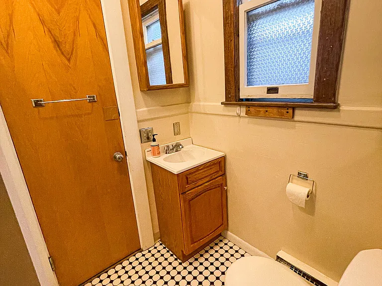 103 Spring Ln — Photo 7