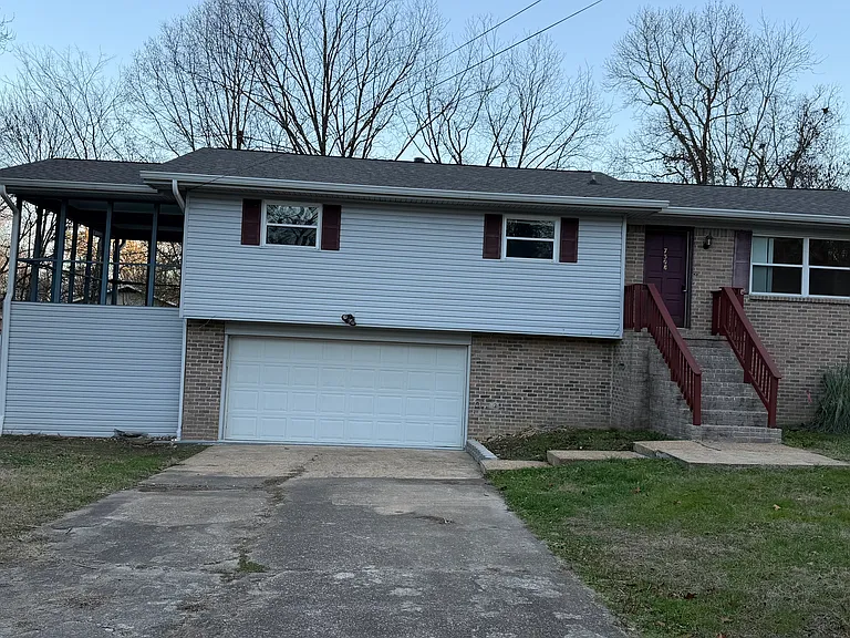 7308 Dublin Ln — Photo 1
