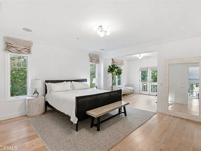 133 Hollister Ave — Photo 22