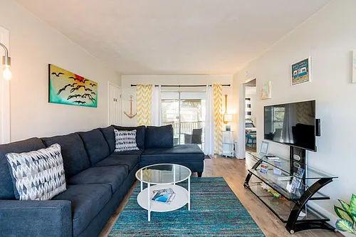 141 California Ave Photo 1