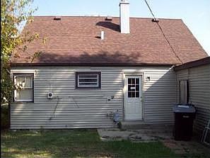 2nd image of 915 Greenview Ave