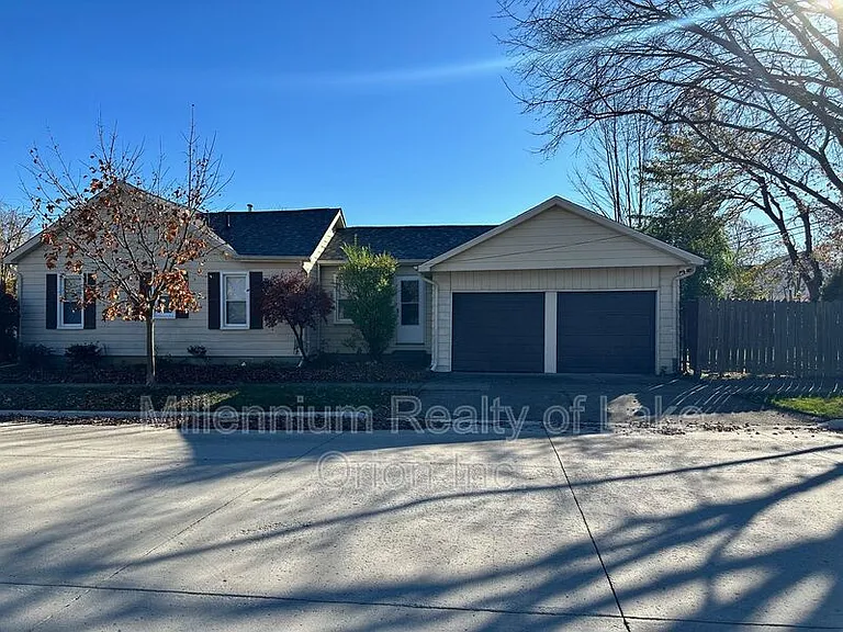 3185 Buckingham Ave — Photo 1