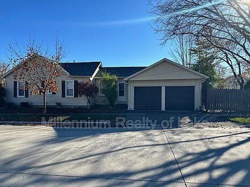 3185 Buckingham Ave Photo 1